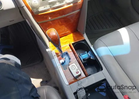 2010 Toyota Camry Xle V6 z USA, uszkodzony, nr VIN JTNBK3EK8A3047254